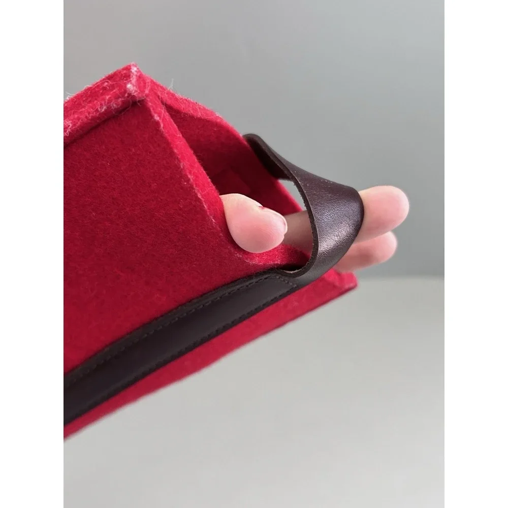 NEW! Graf & Lantz Red Wool Felt Wine Bottle Bag Carrier W/ Strap